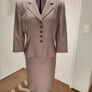 TAHARI ARTHUR S. LEVINE, womens suit, size 16